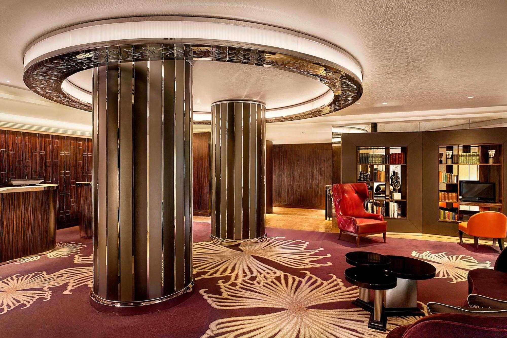 Sheraton Grand London Park Lane Εξωτερικό φωτογραφία The lobby of the Mandarin Oriental, London