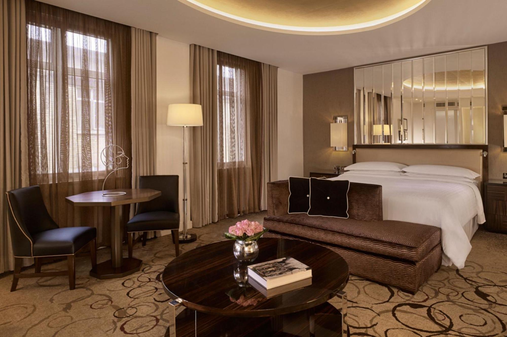 Sheraton Grand London Park Lane Εξωτερικό φωτογραφία A suite at the Mandarin Oriental, London